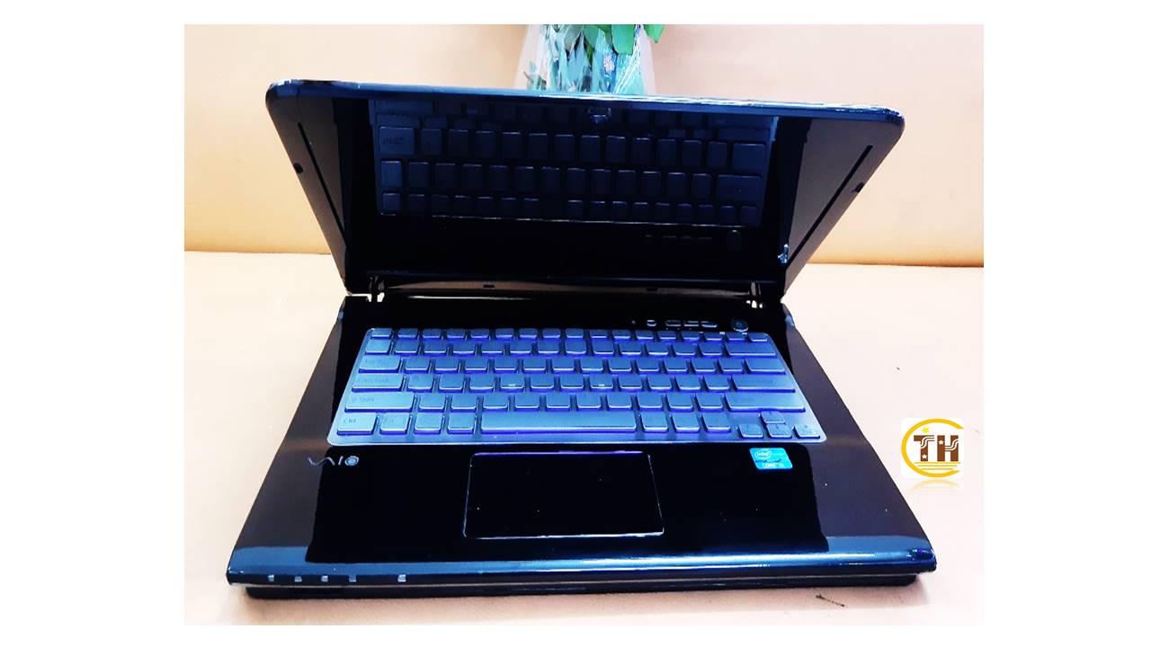 Laptop Sony SVE14A15FXS